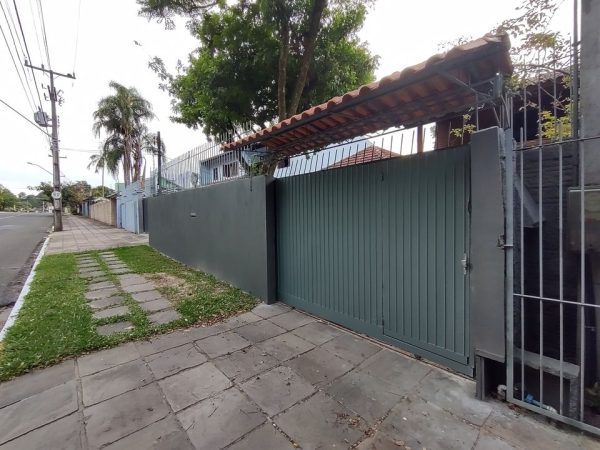 CASA COM 2 DORMITÓRIOS NA AV. CEL.TRAVASSOS, OURO BRANCO NH