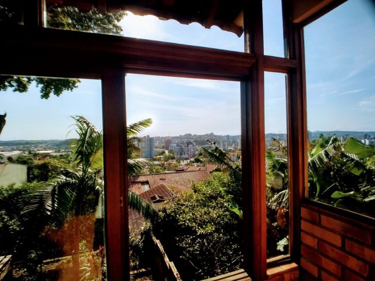 CASA COM 2 DORMITÓRIOS NA AV. CEL.TRAVASSOS, OURO BRANCO NH