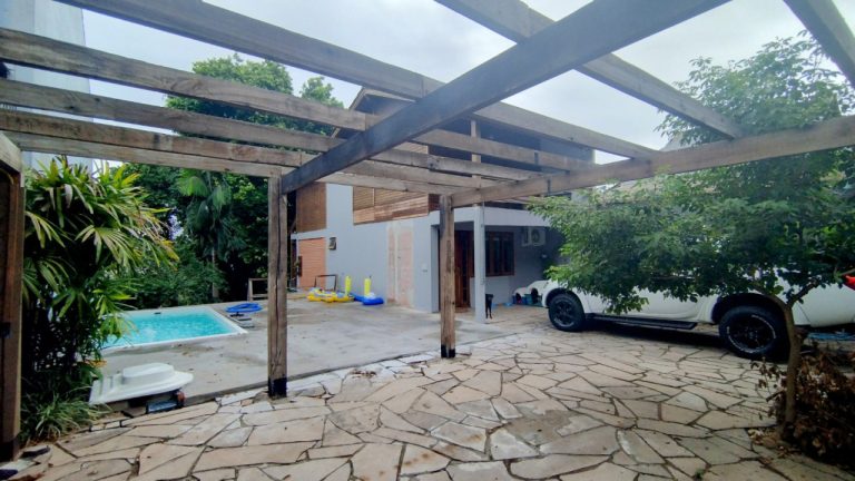 CASA COM 2 DORMITÓRIOS NA AV. CEL.TRAVASSOS, OURO BRANCO NH
