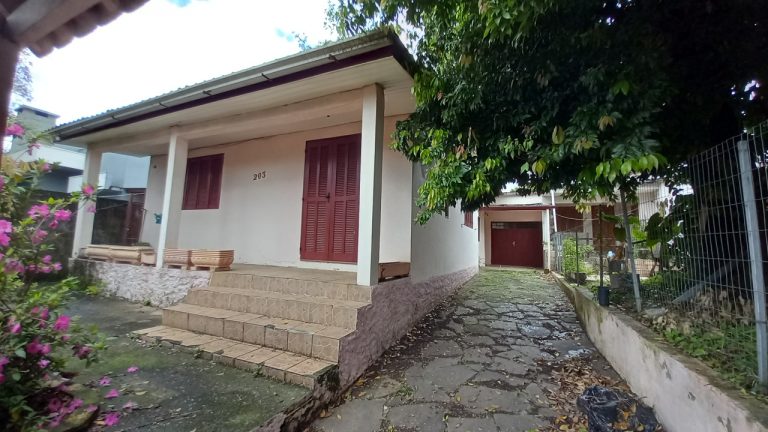 CASA COM DUAS CONSTRUÇÕES, 2 DORMITÓRIOS, NO JARDIM MAUÁ