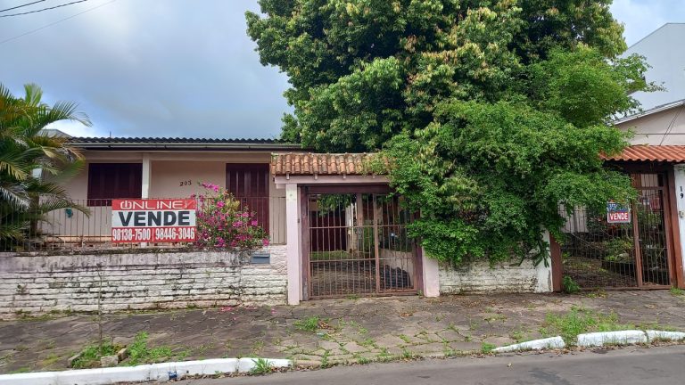 CASA COM DUAS CONSTRUÇÕES, 2 DORMITÓRIOS, NO JARDIM MAUÁ