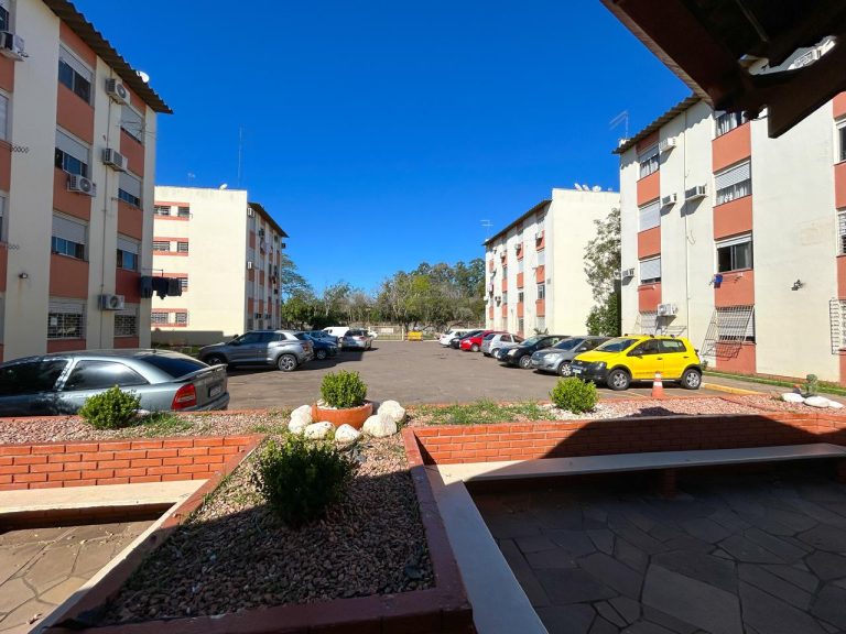 APARTAMENTO COM 3 DORMITÓRIOS TRANSFORMADO EM DOIS DORMITÓRIOS, UMA VAGA DE GARAGEM ROTATIVA, SÃO LEOPOLDO