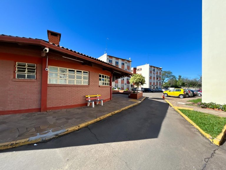 APARTAMENTO COM 3 DORMITÓRIOS TRANSFORMADO EM DOIS DORMITÓRIOS, UMA VAGA DE GARAGEM ROTATIVA, SÃO LEOPOLDO