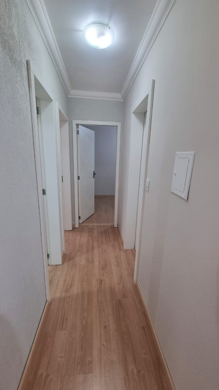 APARTAMENTO COM 3 DORMITÓRIOS TRANSFORMADO EM DOIS DORMITÓRIOS, UMA VAGA DE GARAGEM ROTATIVA, SÃO LEOPOLDO