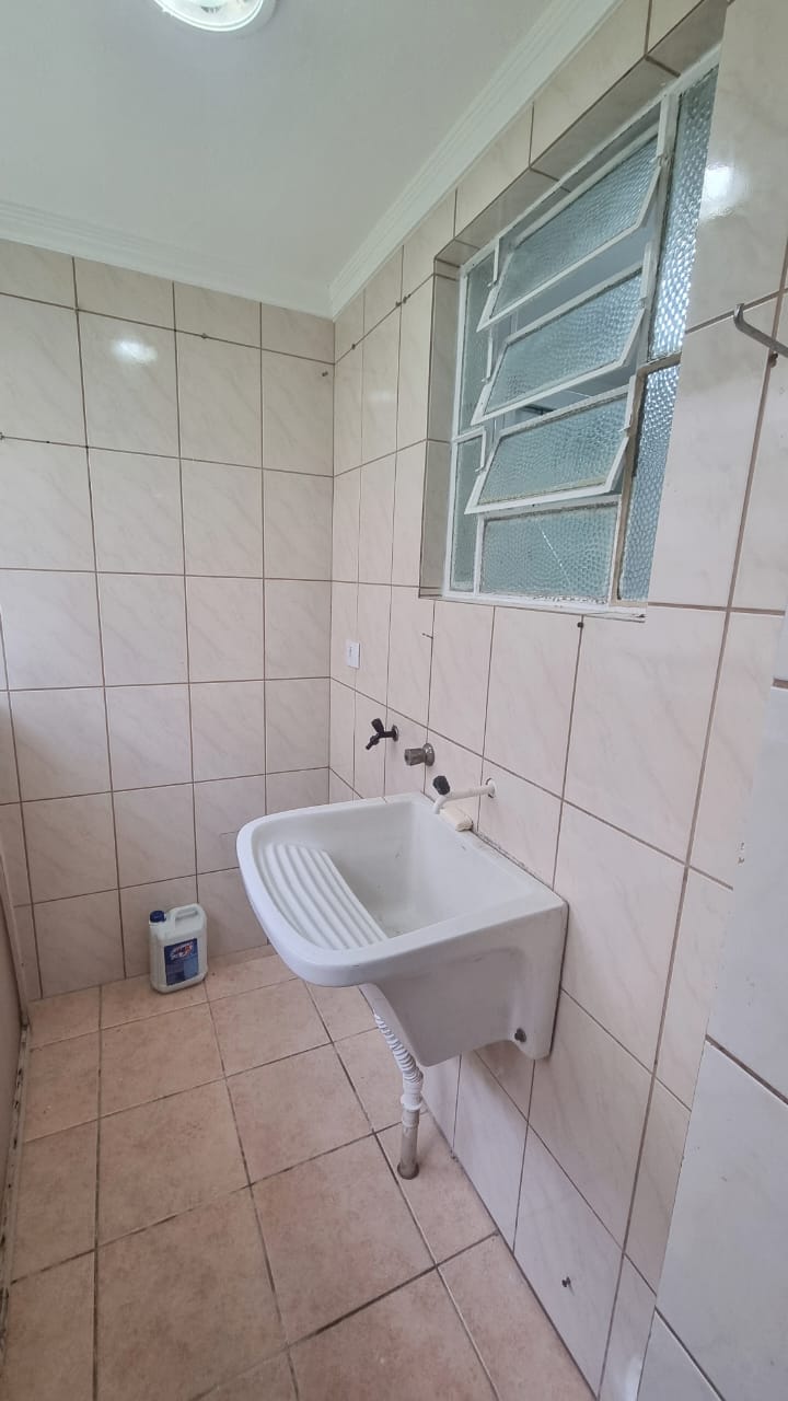 APARTAMENTO COM 3 DORMITÓRIOS TRANSFORMADO EM DOIS DORMITÓRIOS, UMA VAGA DE GARAGEM ROTATIVA, SÃO LEOPOLDO
