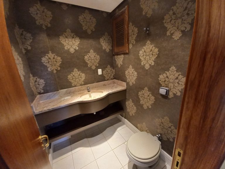 APARTAMENTO COM 3 DORMITÓRIOS, SENDO UM SUÍTE, DUAS VAGAS DE GARAGEM, NO VILA NOVA  NH