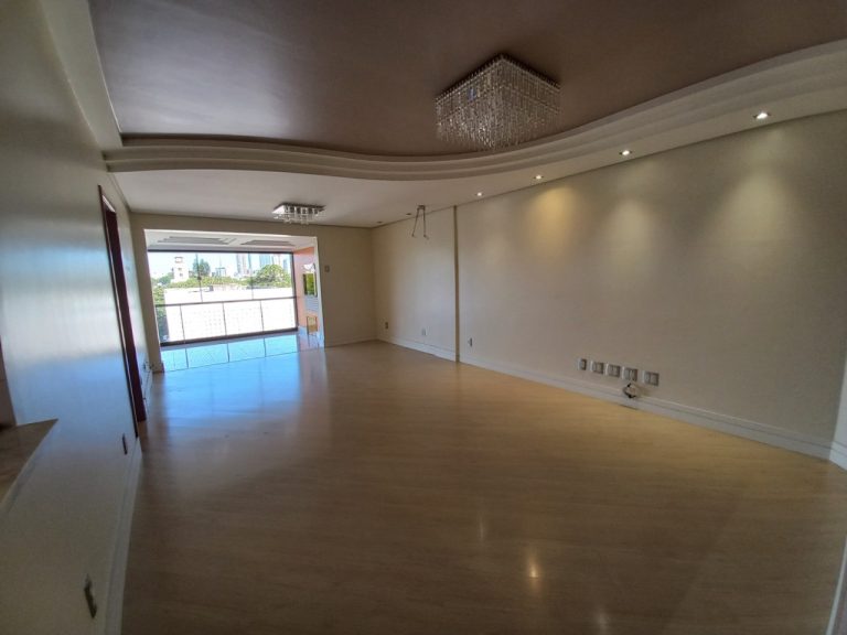 APARTAMENTO COM 3 DORMITÓRIOS, SENDO UM SUÍTE, DUAS VAGAS DE GARAGEM, NO VILA NOVA  NH