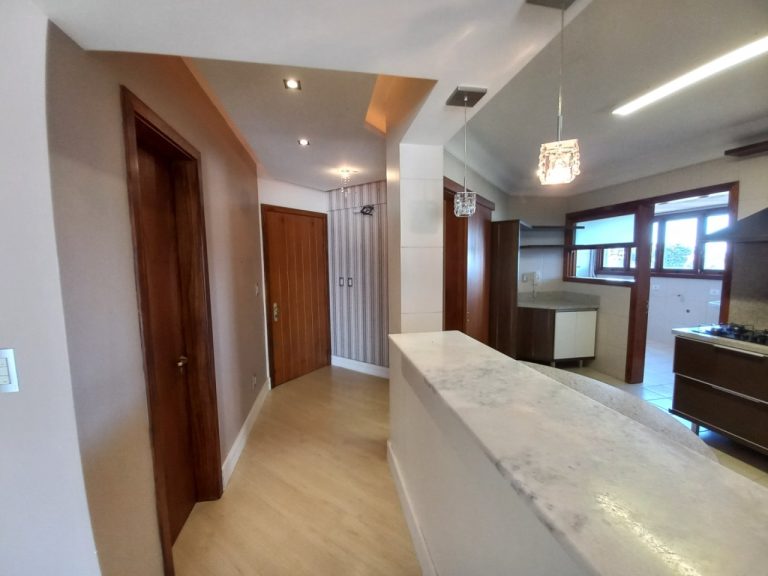 APARTAMENTO COM 3 DORMITÓRIOS, SENDO UM SUÍTE, DUAS VAGAS DE GARAGEM, NO VILA NOVA  NH