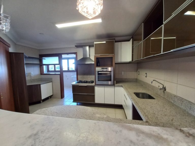 APARTAMENTO COM 3 DORMITÓRIOS, SENDO UM SUÍTE, DUAS VAGAS DE GARAGEM, NO VILA NOVA  NH