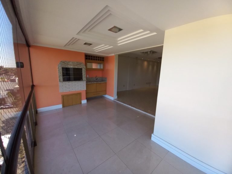 APARTAMENTO COM 3 DORMITÓRIOS, SENDO UM SUÍTE, DUAS VAGAS DE GARAGEM, NO VILA NOVA  NH