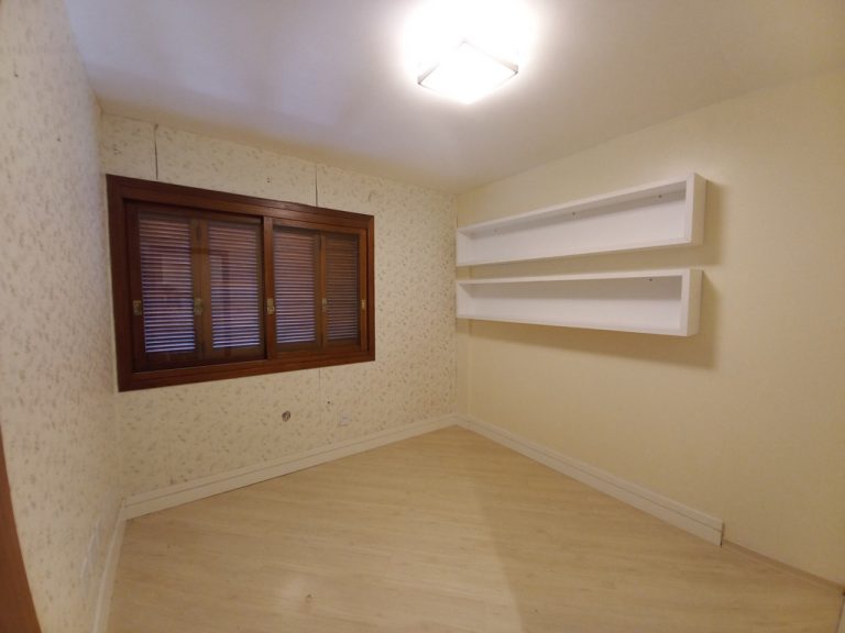 APARTAMENTO COM 3 DORMITÓRIOS, SENDO UM SUÍTE, DUAS VAGAS DE GARAGEM, NO VILA NOVA  NH