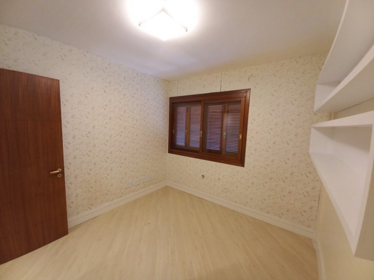 APARTAMENTO COM 3 DORMITÓRIOS, SENDO UM SUÍTE, DUAS VAGAS DE GARAGEM, NO VILA NOVA  NH