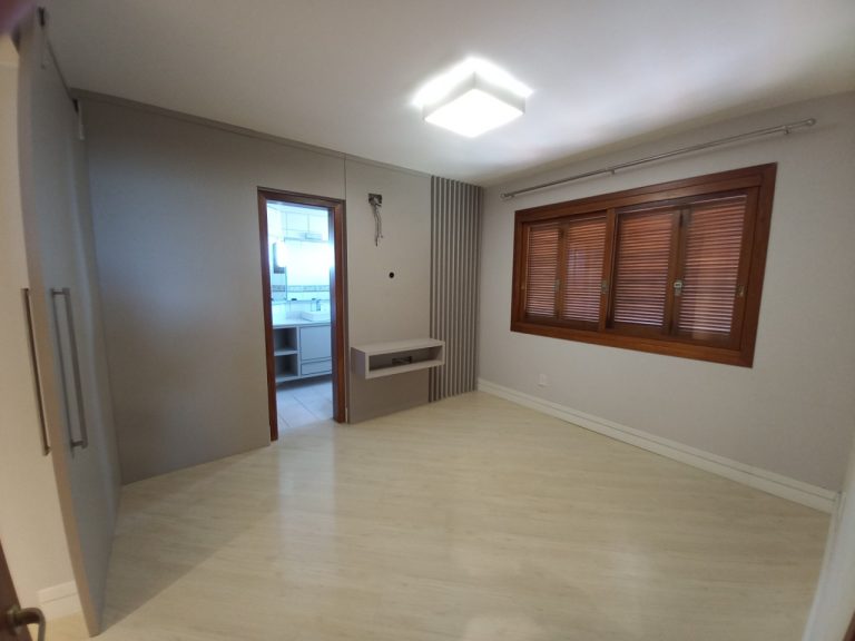 APARTAMENTO COM 3 DORMITÓRIOS, SENDO UM SUÍTE, DUAS VAGAS DE GARAGEM, NO VILA NOVA  NH