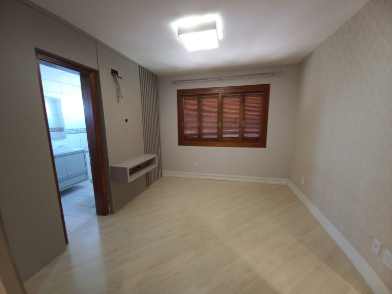 APARTAMENTO COM 3 DORMITÓRIOS, SENDO UM SUÍTE, DUAS VAGAS DE GARAGEM, NO VILA NOVA  NH