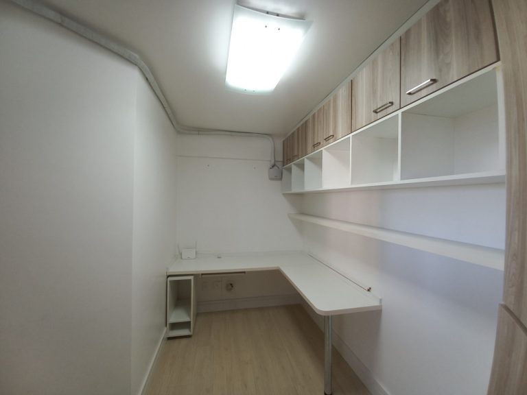 APARTAMENTO COM 3 DORMITÓRIOS, SENDO UM SUÍTE, DUAS VAGAS DE GARAGEM, NO VILA NOVA  NH