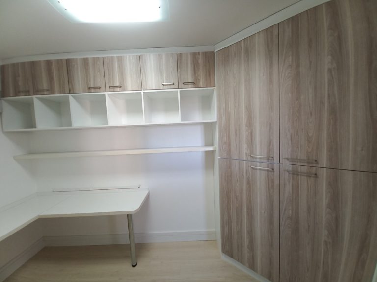APARTAMENTO COM 3 DORMITÓRIOS, SENDO UM SUÍTE, DUAS VAGAS DE GARAGEM, NO VILA NOVA  NH