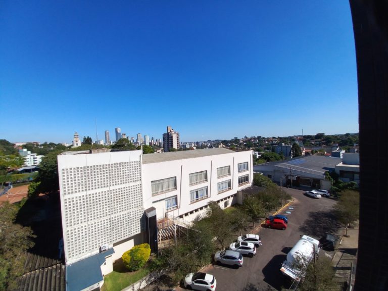 APARTAMENTO COM 3 DORMITÓRIOS, SENDO UM SUÍTE, DUAS VAGAS DE GARAGEM, NO VILA NOVA  NH