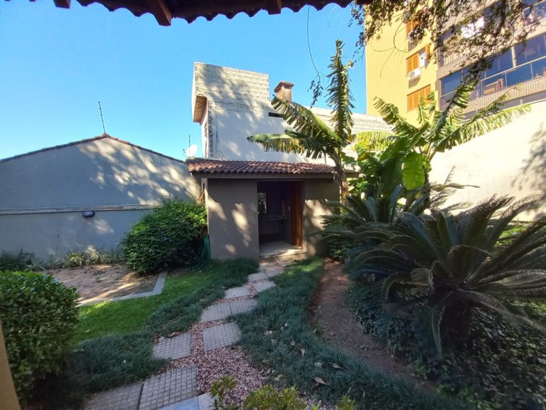 APARTAMENTO COM 3 DORMITÓRIOS, SENDO UM SUÍTE, DUAS VAGAS DE GARAGEM, NO VILA NOVA  NH