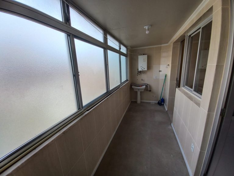APARTAMENTO COM 2 DORMITÓRIOS+DEPENDÊNCIA NO CENTRO DE NOVO HAMBURGO