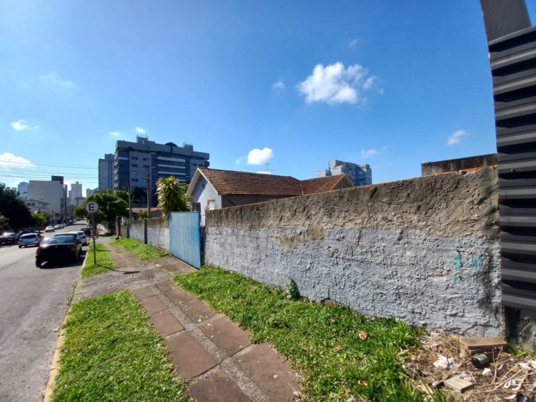 TERRENO COM 873,60M2 COM PROJETO REGABI APROVADO PARA EMPREENDIMENTO NO RIO BRANCO