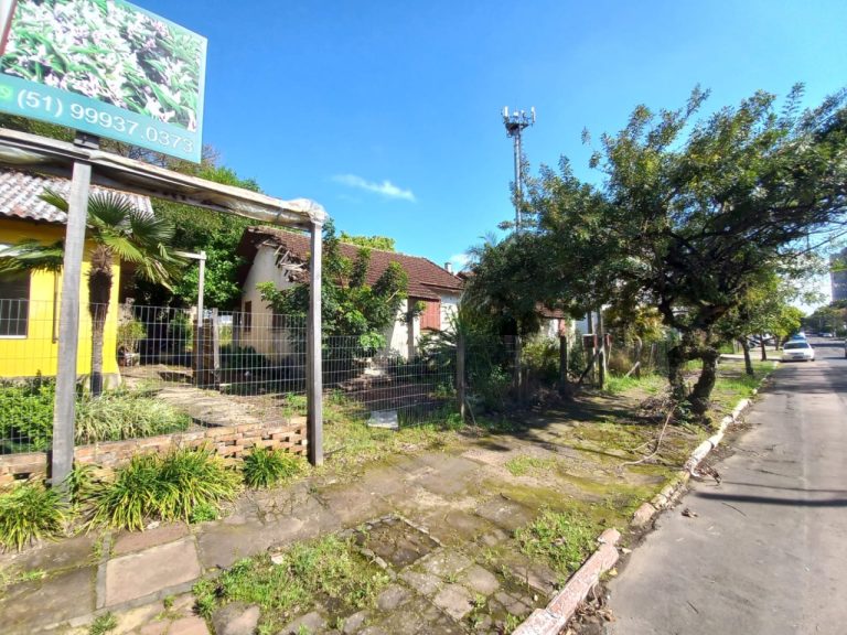 TERRENO PLANO DE ESQUINA FRENTE LESTE COM 1.716,40M2, NO IDEAL NH