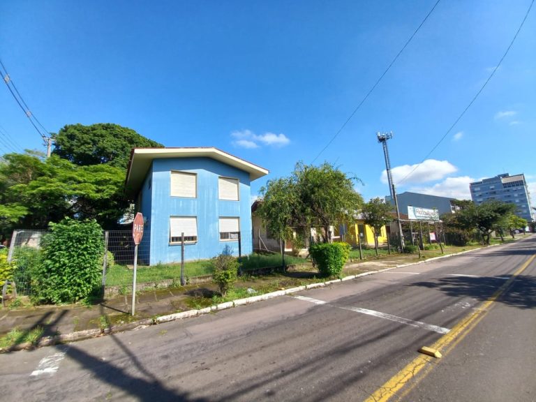 TERRENO PLANO DE ESQUINA FRENTE LESTE COM 1.716,40M2, NO IDEAL NH