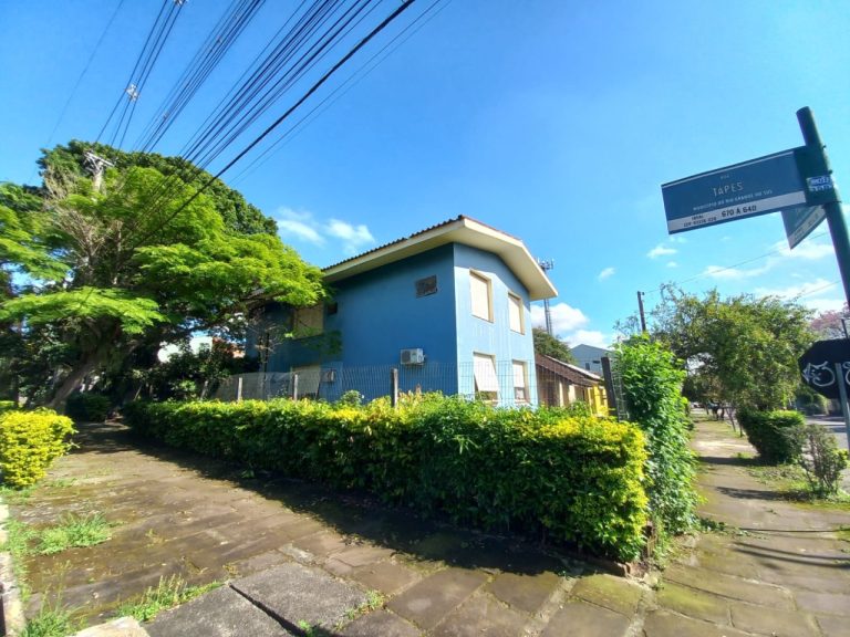 TERRENO PLANO DE ESQUINA FRENTE LESTE COM 1.716,40M2, NO IDEAL NH