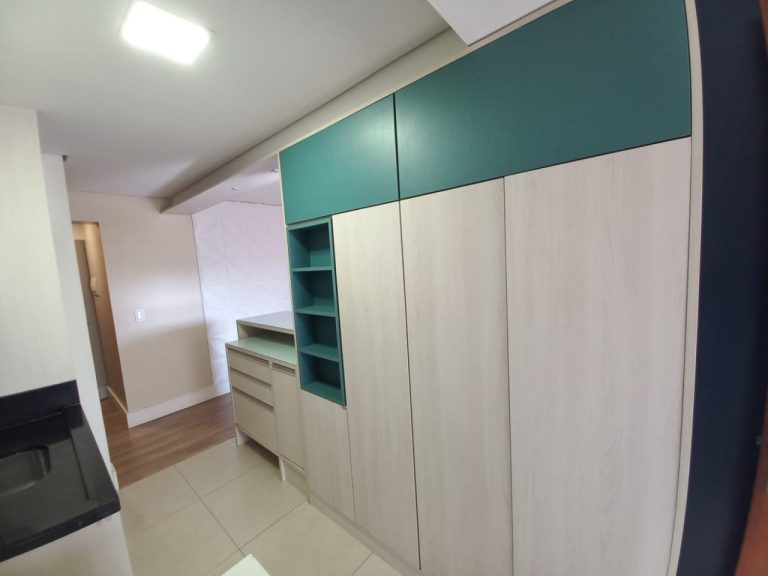 APARTAMENTO COM 2 DORMITÓRIOS, SENDO UM SUÍTE, UMA GARAGEM, NO IDEAL