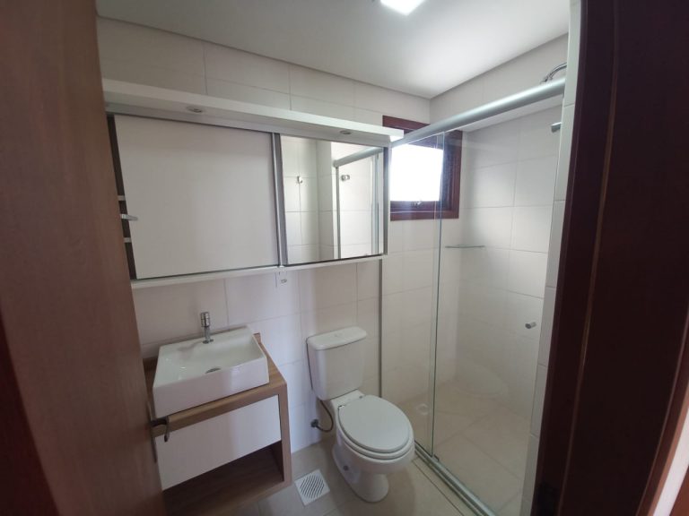 APARTAMENTO COM 2 DORMITÓRIOS, SENDO UM SUÍTE, UMA GARAGEM, NO IDEAL
