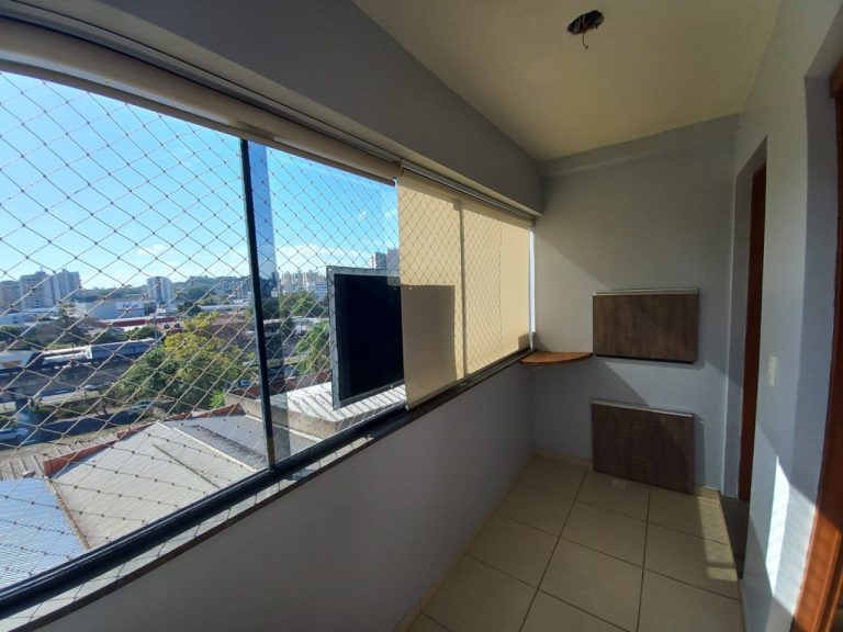 APARTAMENTO COM 2 DORMITÓRIOS, SENDO UM SUÍTE, UMA GARAGEM, NO IDEAL
