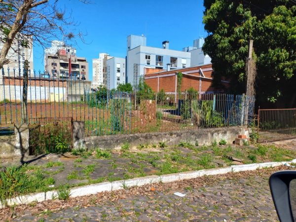 TERRENO PLANO COM 891,00M2 DE ÁREA TOTAL, NO PÁTRIA NOVA