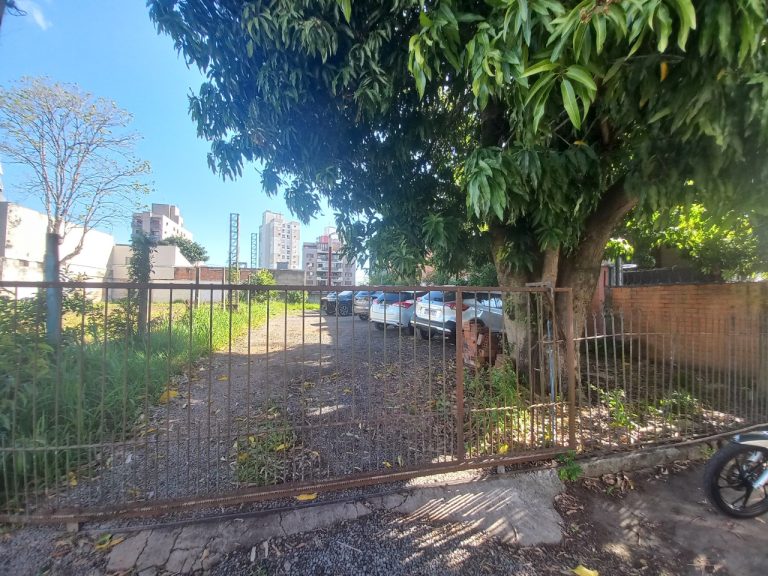 TERRENO PLANO COM 891,00M2 DE ÁREA TOTAL, NO PÁTRIA NOVA