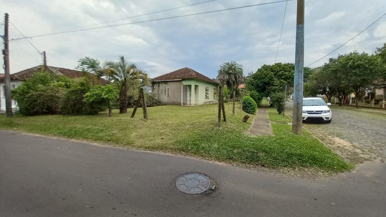TERRENO PLANO DE ESQUINA COM 435,60M2 NO VILA NOVA NOVO HAMBURGO