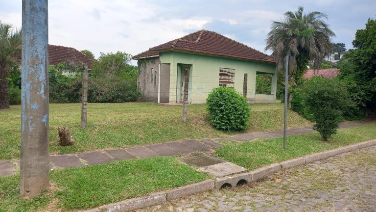 TERRENO PLANO DE ESQUINA COM 435,60M2 NO VILA NOVA NOVO HAMBURGO