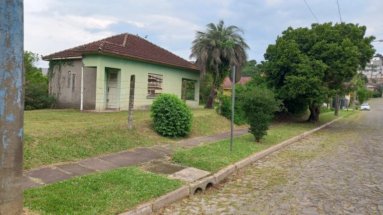 TERRENO PLANO DE ESQUINA COM 435,60M2 NO VILA NOVA NOVO HAMBURGO