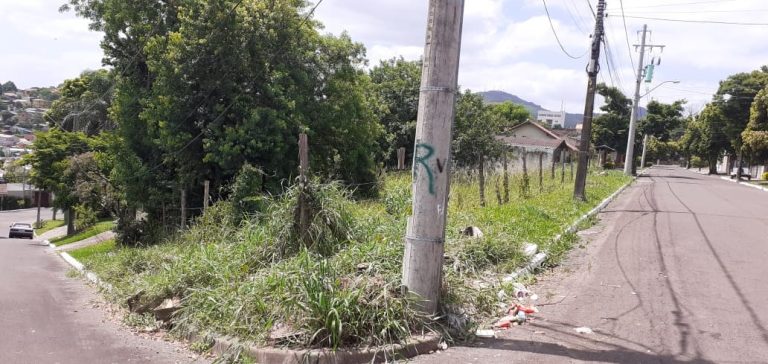 TERRENO DE ESQUINA COM 504,27M2 ÁREA TOTAL NO SÃO JORGE