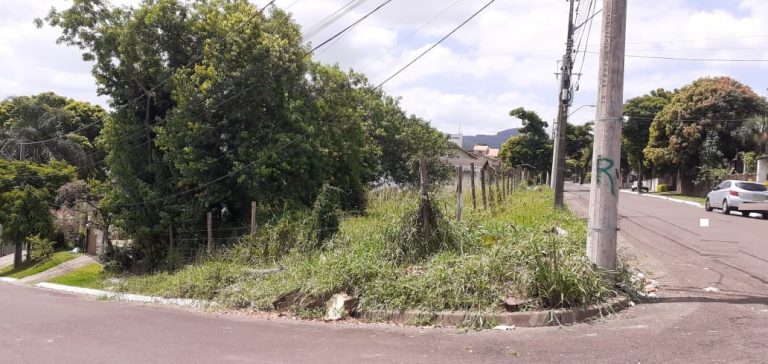 TERRENO DE ESQUINA COM 504,27M2 ÁREA TOTAL NO SÃO JORGE