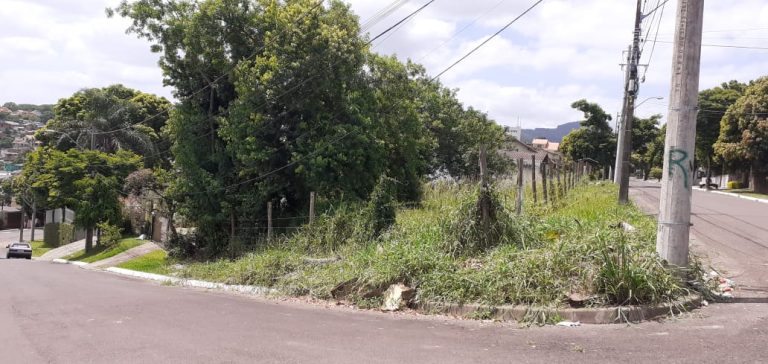 TERRENO DE ESQUINA COM 504,27M2 ÁREA TOTAL NO SÃO JORGE
