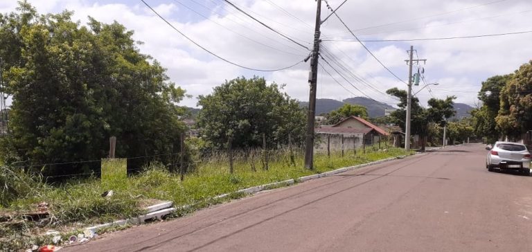 TERRENO DE ESQUINA COM 504,27M2 ÁREA TOTAL NO SÃO JORGE