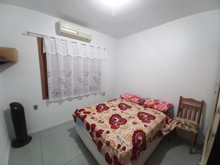 CASA COM 4 DORMITÓRIOS, SENDO UM SUÍTE, GARAGEM, NO PÁTRIA NOVA