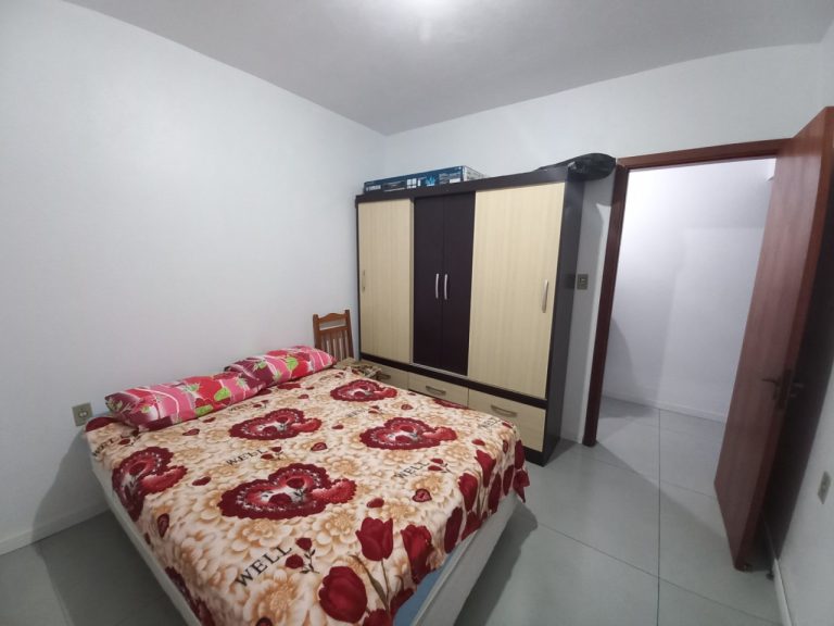 CASA COM 4 DORMITÓRIOS, SENDO UM SUÍTE, GARAGEM, NO PÁTRIA NOVA