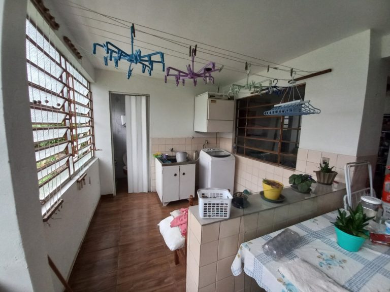 CASA COM 4 DORMITÓRIOS, SENDO UM SUÍTE, GARAGEM, NO PÁTRIA NOVA