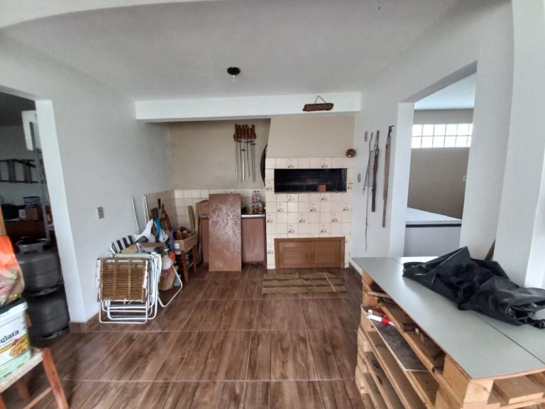 CASA COM 4 DORMITÓRIOS, SENDO UM SUÍTE, GARAGEM, NO PÁTRIA NOVA