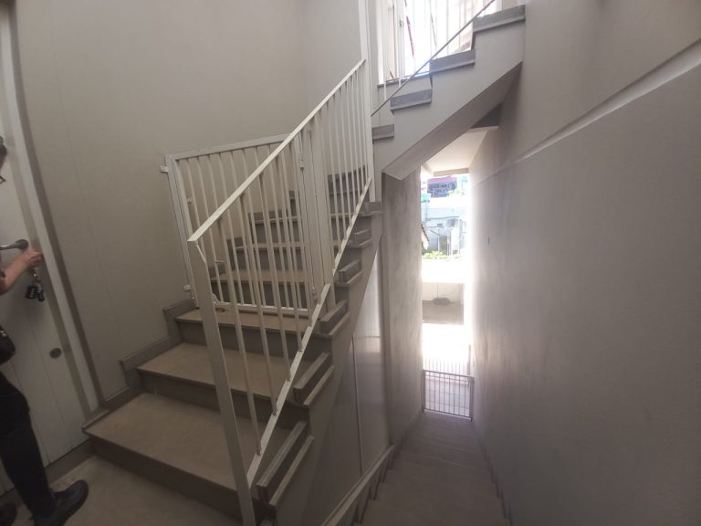 CASA COM 3 DORMITÓRIOS, SENDO UM SUÍTE COM CLOSSET, GARAGEM, NO IDEAL