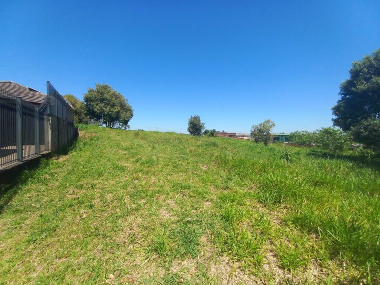 TERRENO COM 399,62M2 FRENTE NORTE NO ENCOSTA DO SOL ESTÃNCIA VELHA