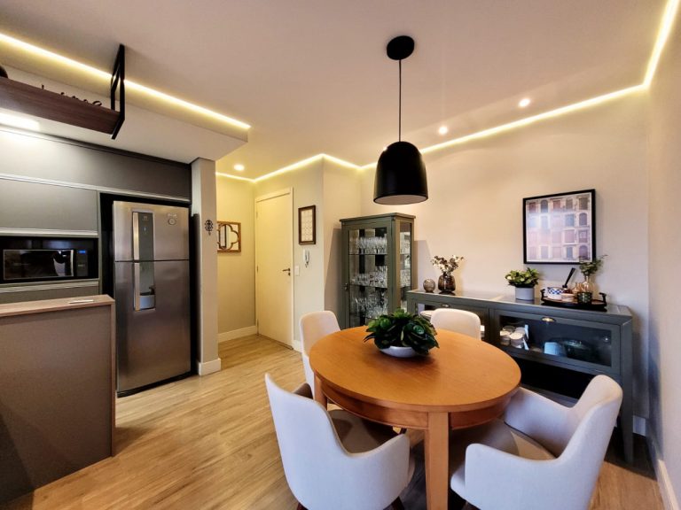 APARTAMENTO COM 2 DORMITÓRIOS, SENDO UM SUÍTE, GARAGEM, NO OPERÁRIO