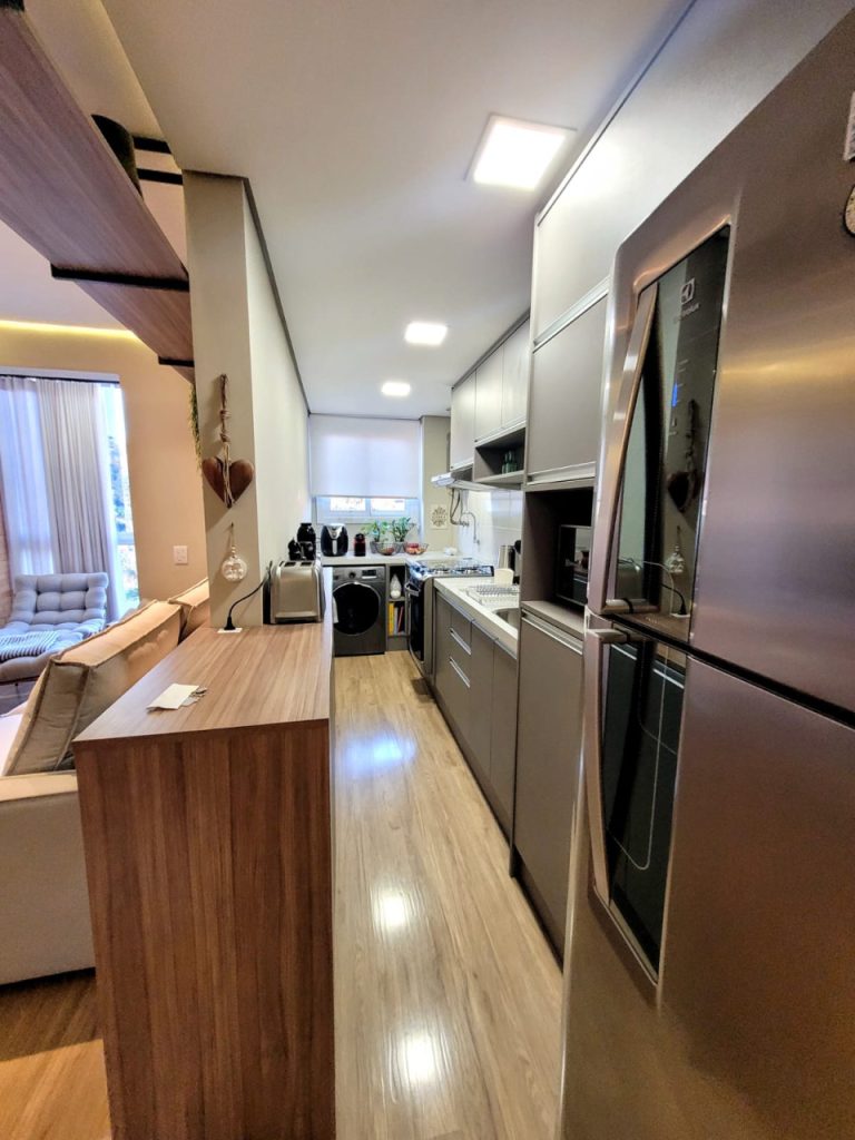 APARTAMENTO COM 2 DORMITÓRIOS, SENDO UM SUÍTE, GARAGEM, NO OPERÁRIO