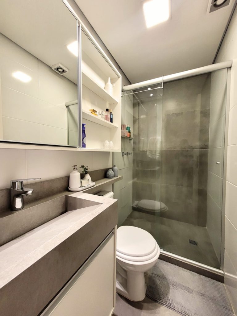 APARTAMENTO COM 2 DORMITÓRIOS, SENDO UM SUÍTE, GARAGEM, NO OPERÁRIO