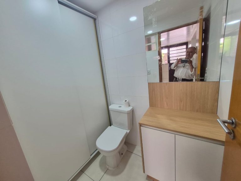CASA EM CONDOMÍNIO COM 2 DORMITÓRIOS, SENDO UM TRANSFORMADO EM CLOSET, NO RONDÔNIA