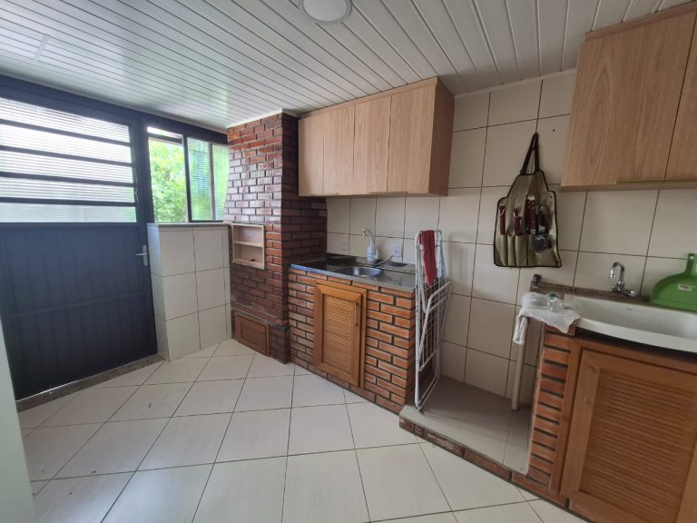 CASA EM CONDOMÍNIO COM 2 DORMITÓRIOS, SENDO UM TRANSFORMADO EM CLOSET, NO RONDÔNIA
